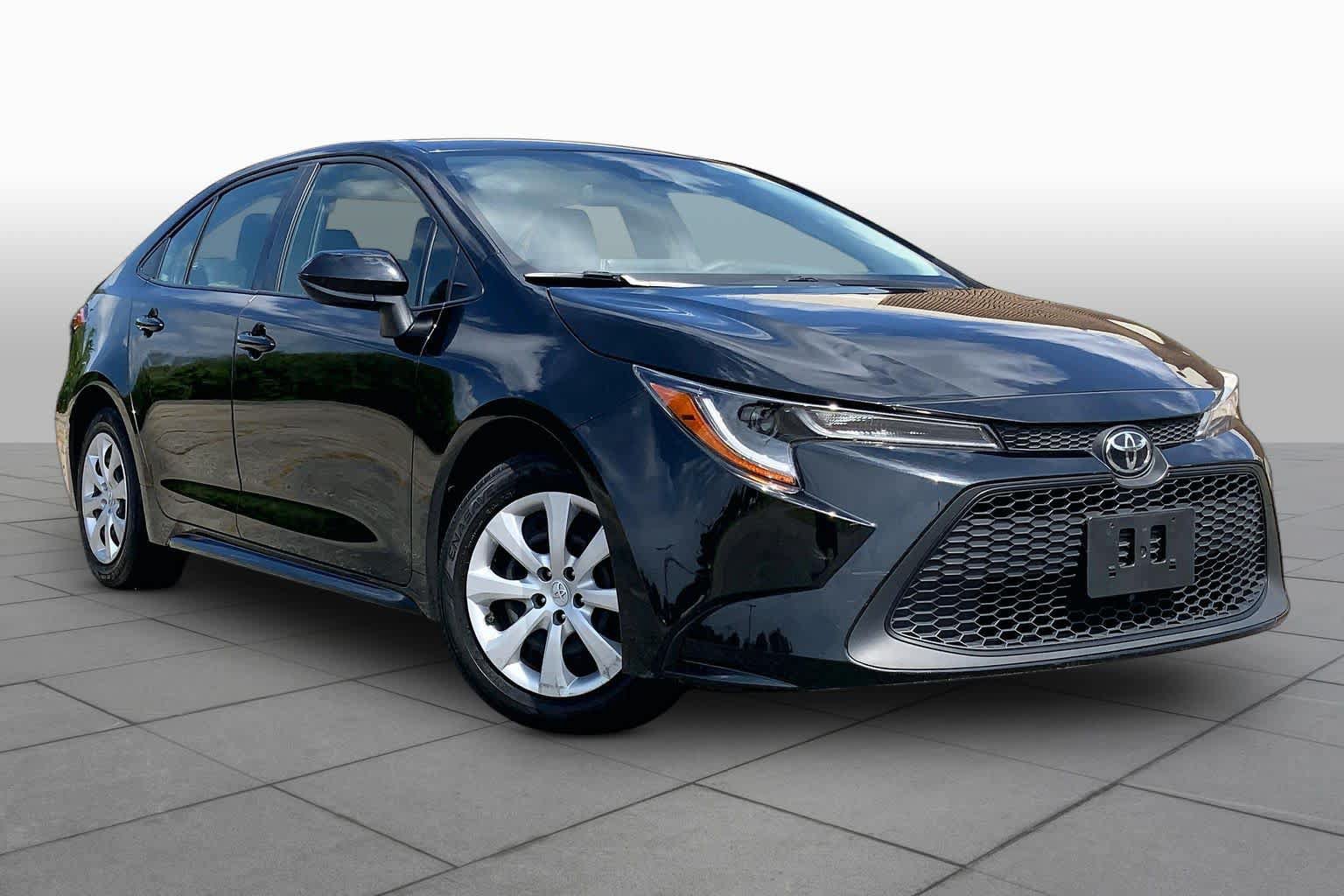 Used 2021 Toyota Corolla LE FWD image 3