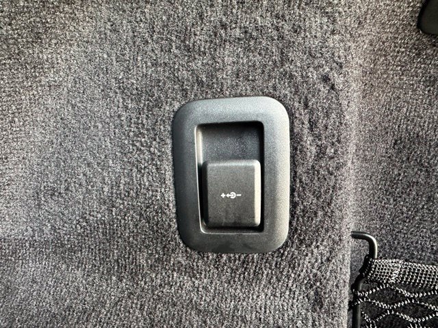 Used 2024 Land Rover Range Rover Sport SE AWD/4WD image 48