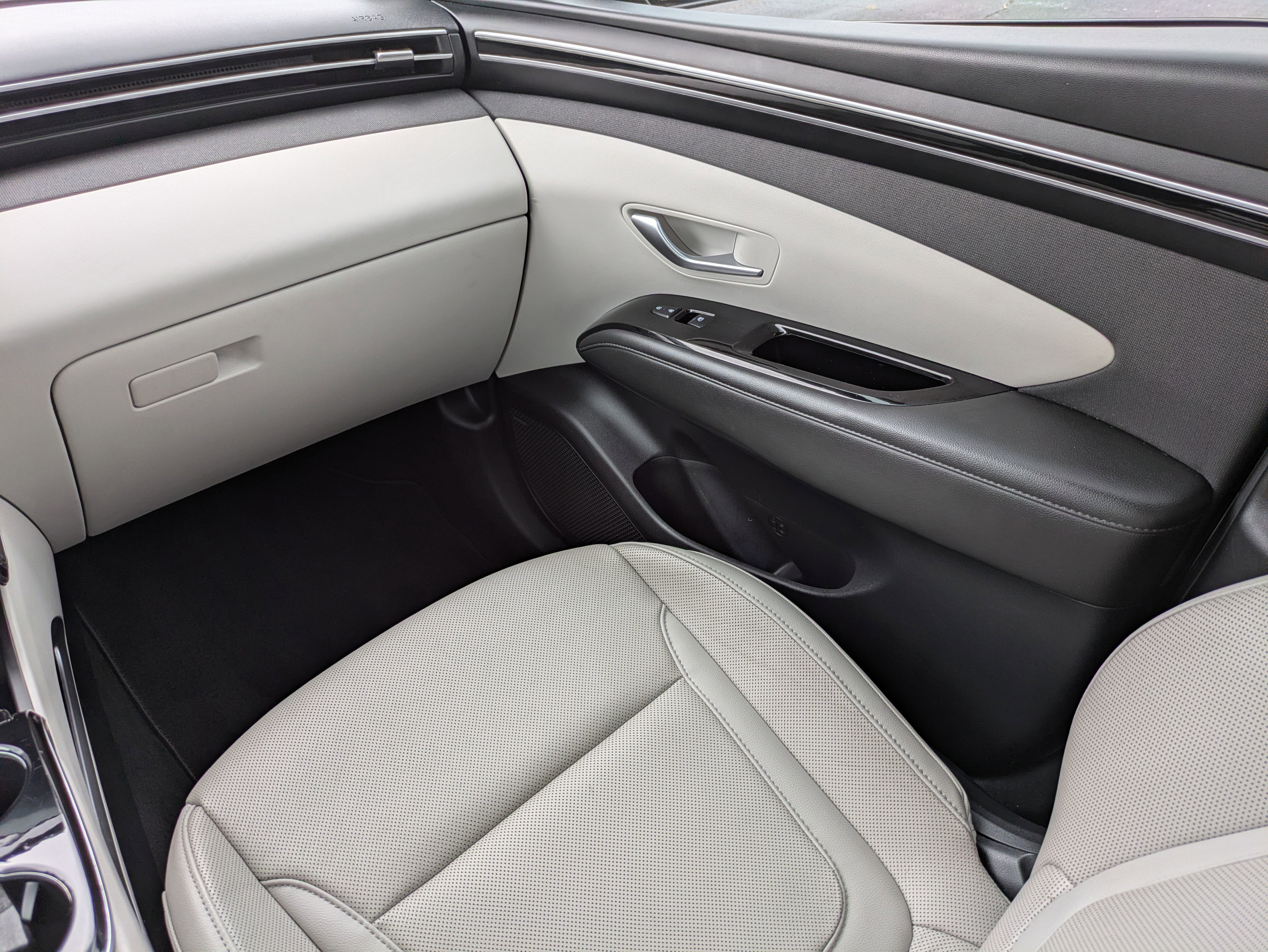 Used 2022 Hyundai Tucson Limited w/ Cargo Package image 15