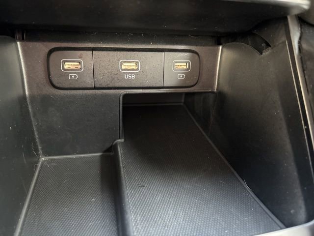 Certified 2022 Kia Sorento S w/ Panoramic Sunroof Package image 19