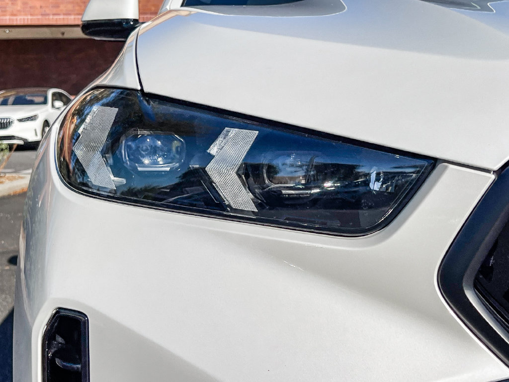 New 2027 BMW X6 xDrive40i w/ Premium Package AWD/4WD image 10