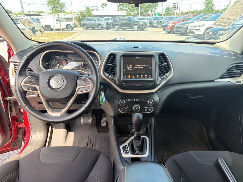 Used 2017 Jeep Cherokee Latitude w/ Trailer Tow Group FWD image 24