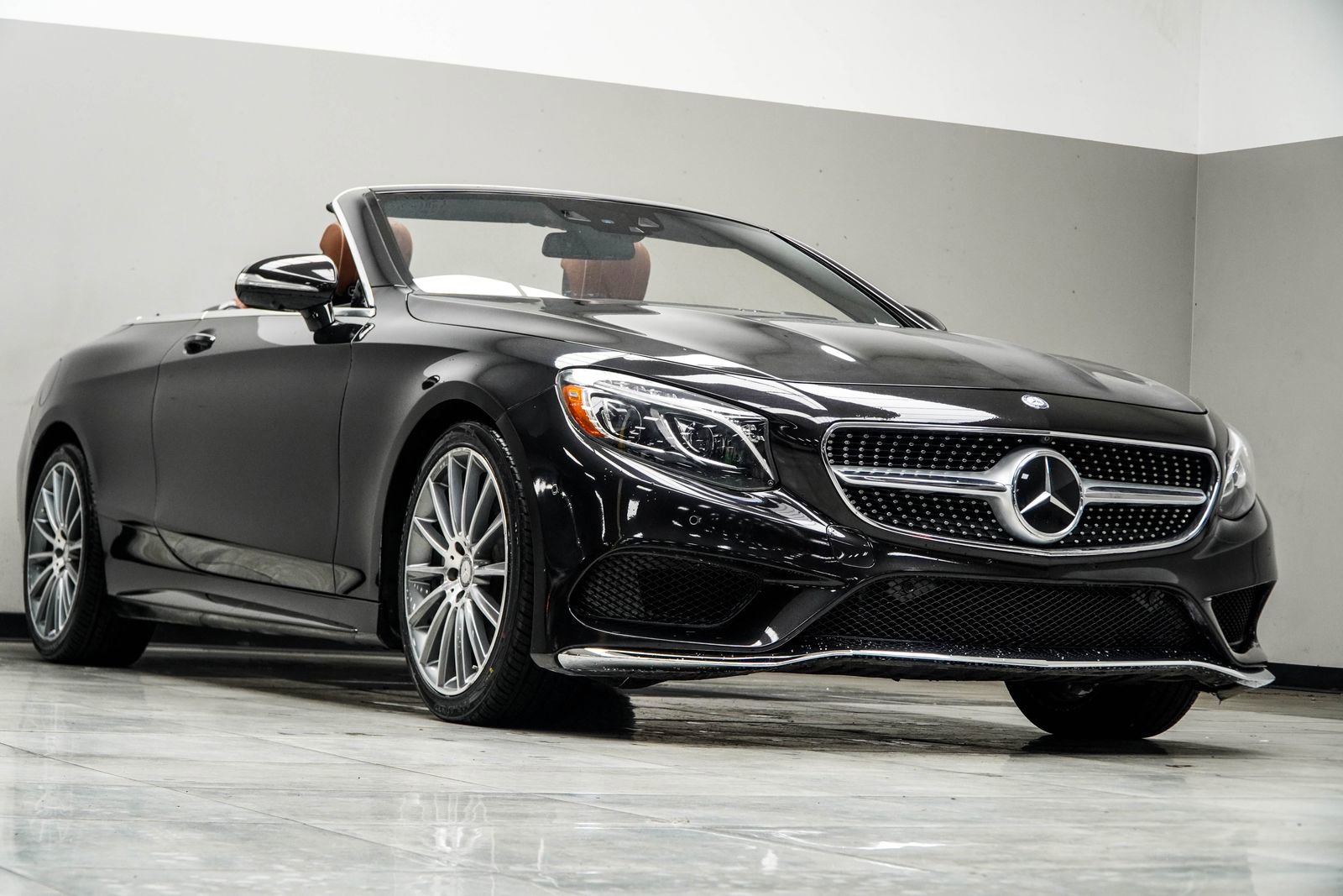 Used 2017 Mercedes-Benz S 550 Cabriolet image 4