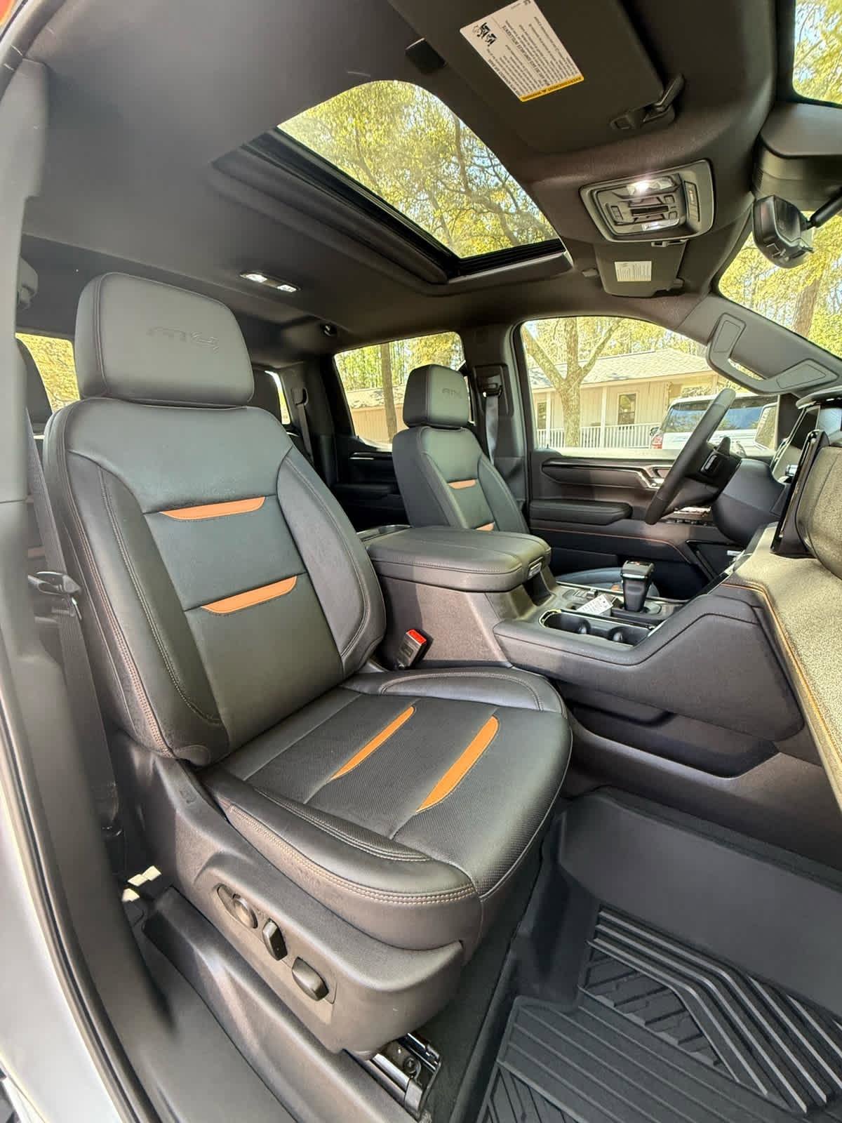 Used 2025 GMC Sierra 1500 AT4 w/ AT4 Premium Package AWD/4WD image 12