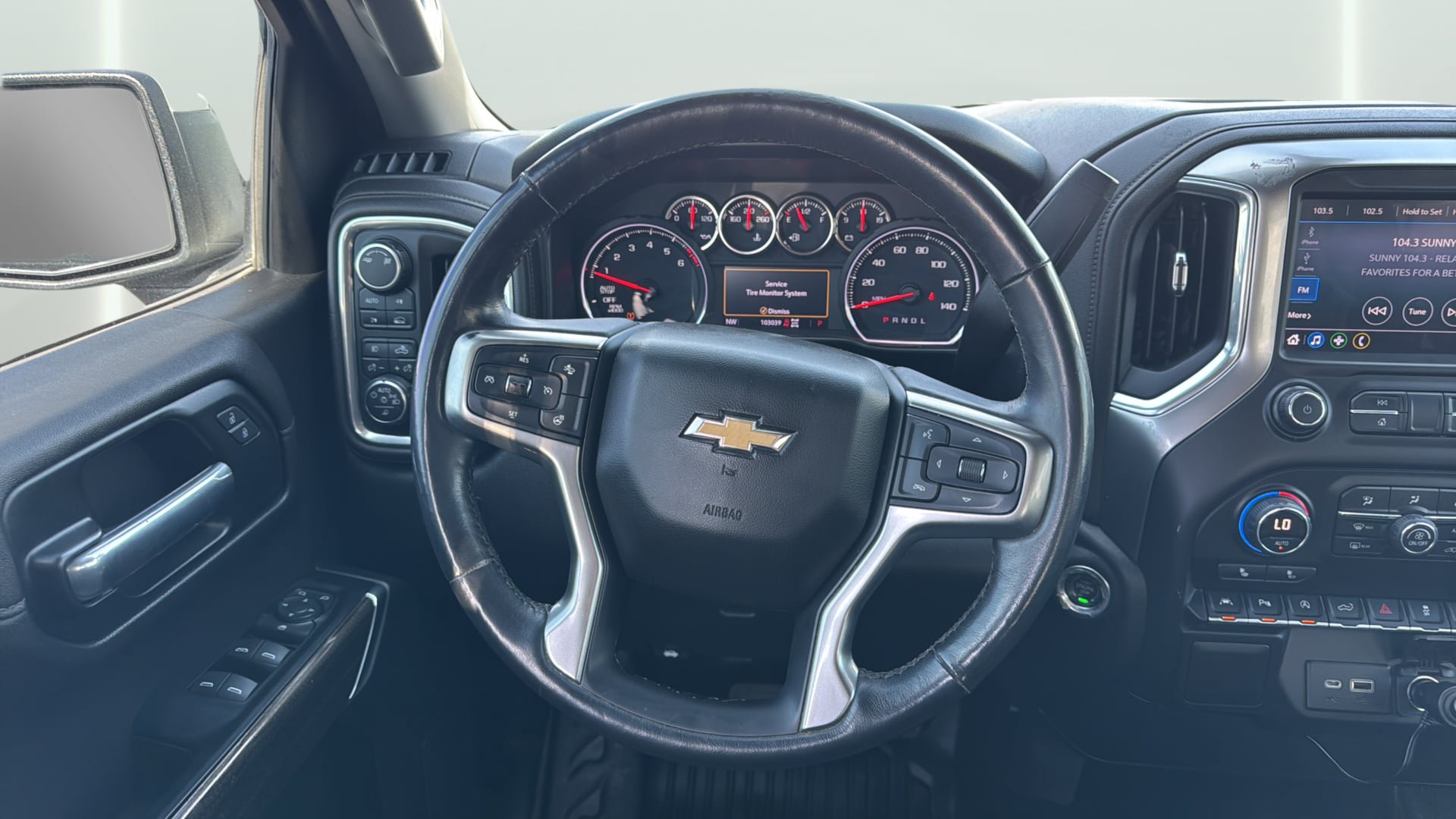Used 2019 Chevrolet Silverado 1500 LT w/ Convenience Package AWD/4WD image 16