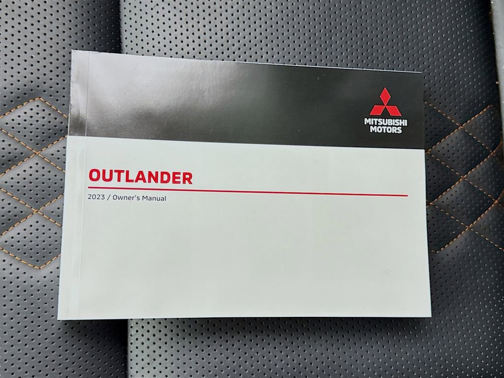 Used 2023 Mitsubishi Outlander SEL image 38