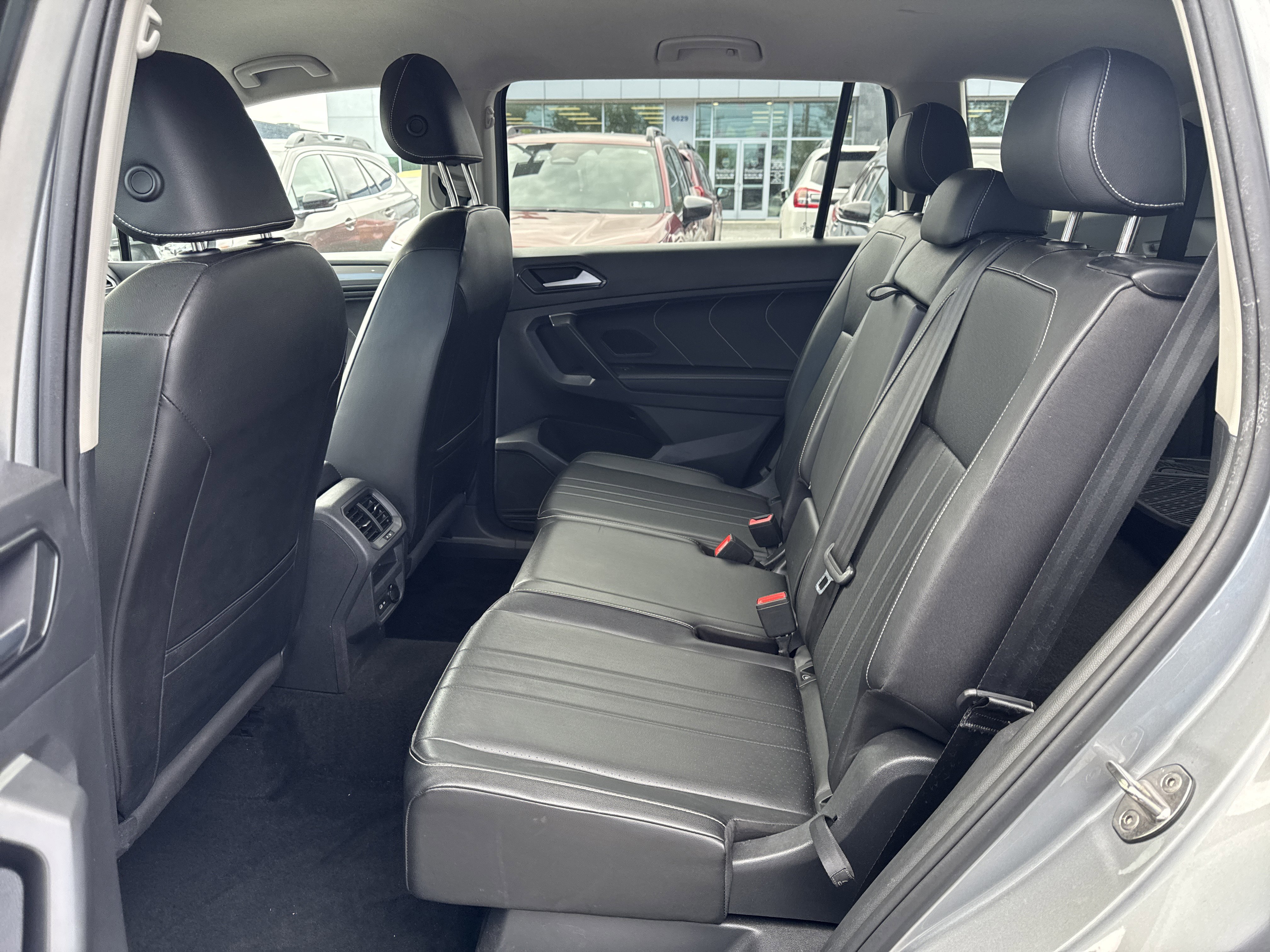 Used 2023 Volkswagen Tiguan SE FWD image 13