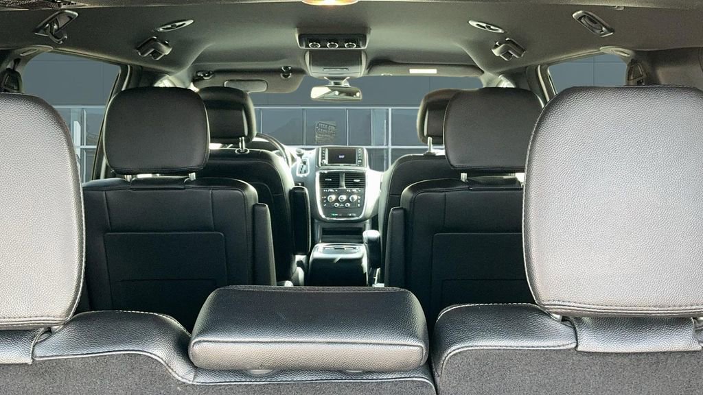 Used 2020 Dodge Grand Caravan SXT w/ Driver Convenience Group FWD image 18