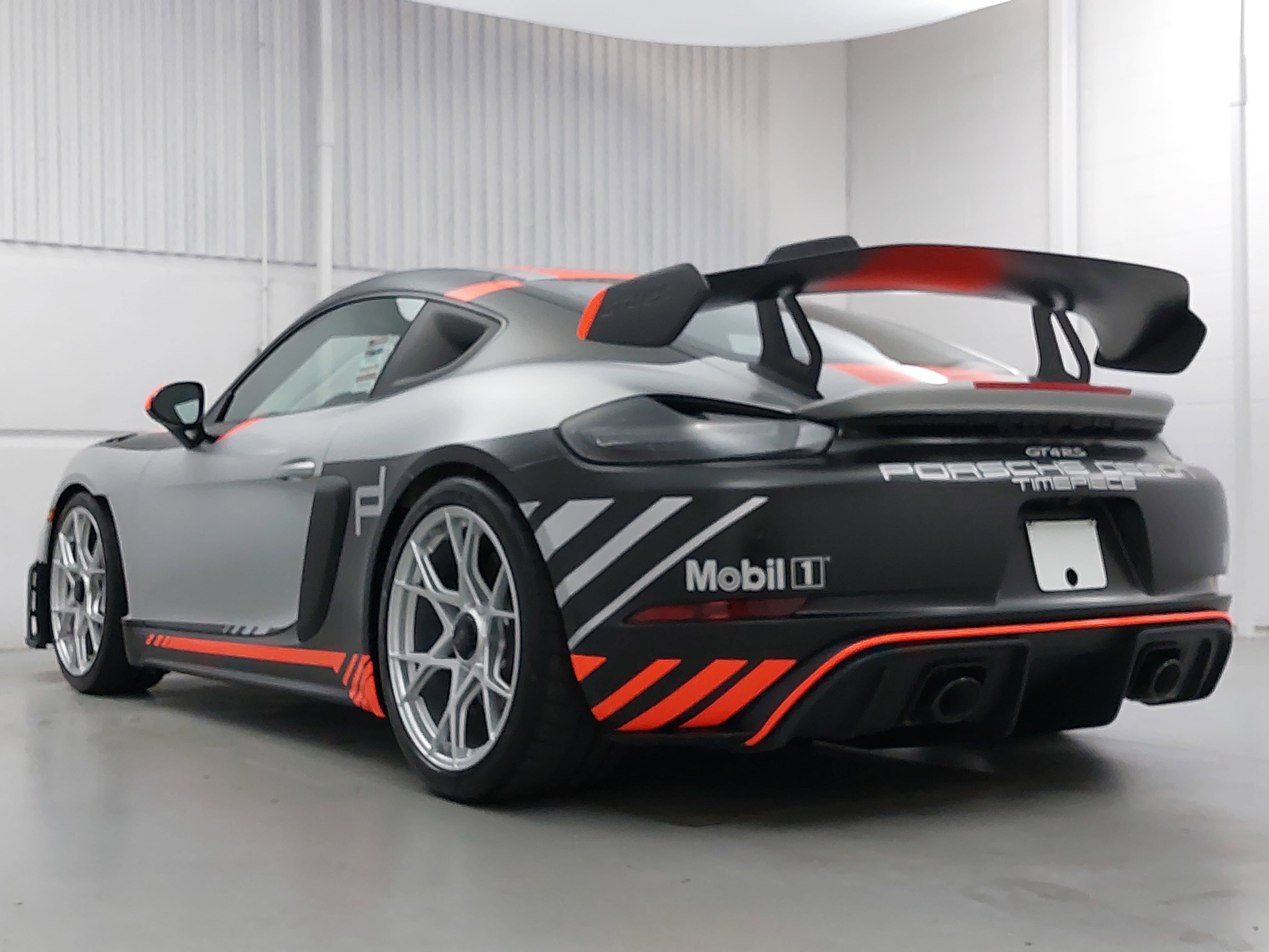 Certified 2025 Porsche 718 Cayman GT4 RS RWD image 3