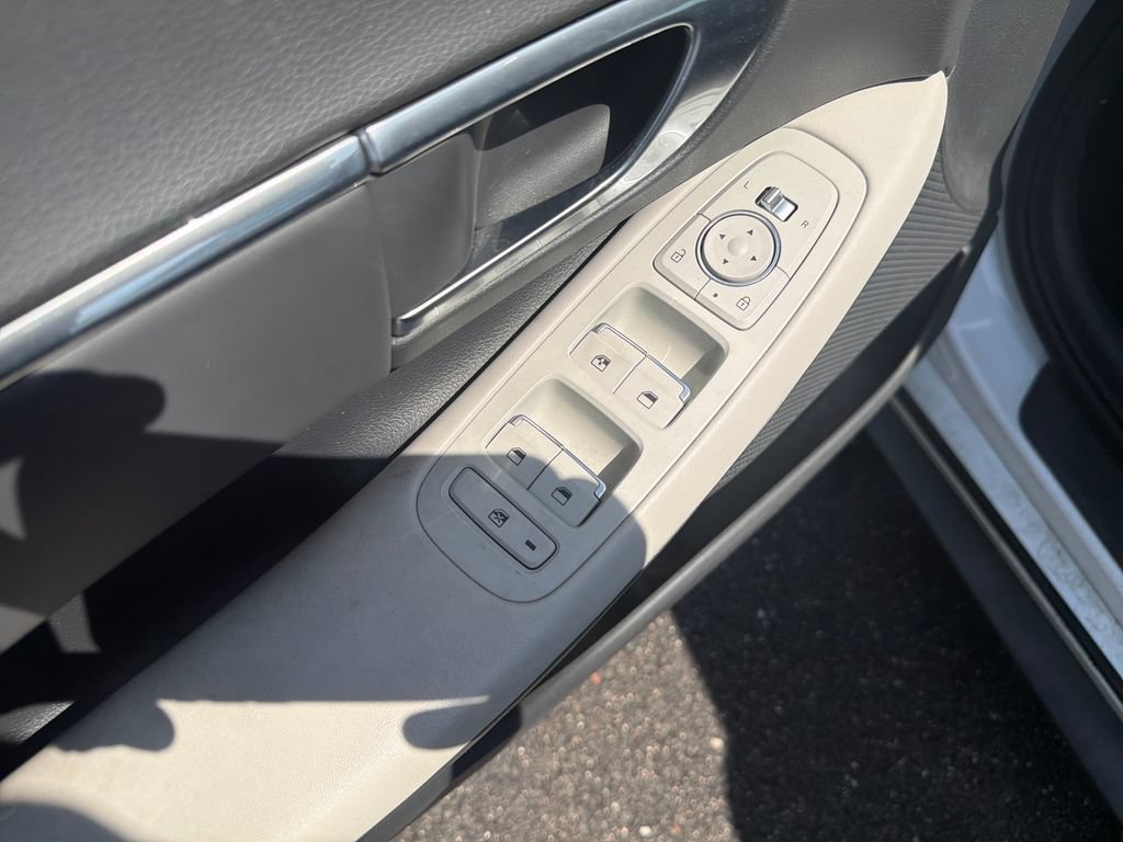 Used 2023 Hyundai Sonata Blue FWD image 12
