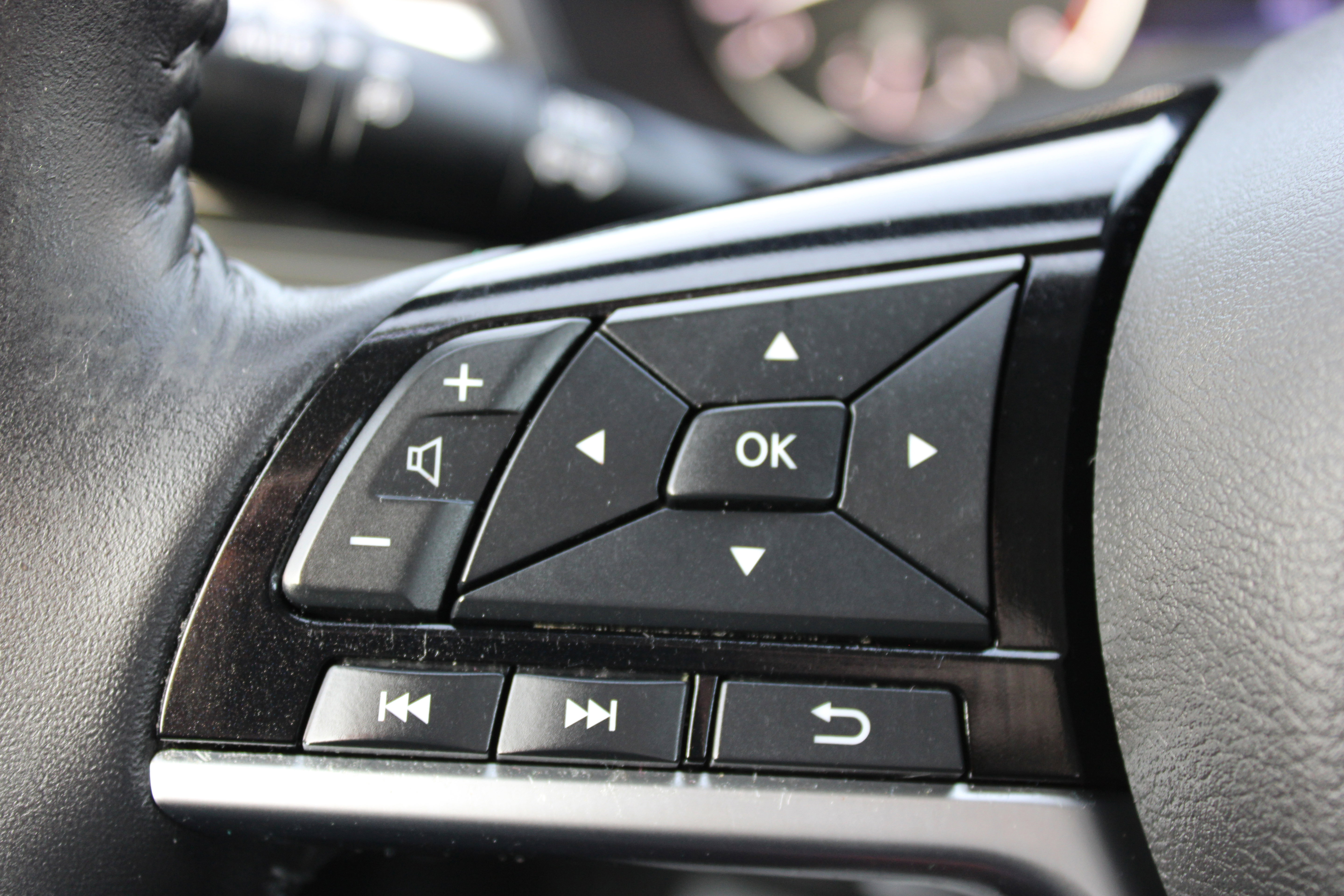 Certified 2021 Nissan Altima 2.5 Platinum image 28