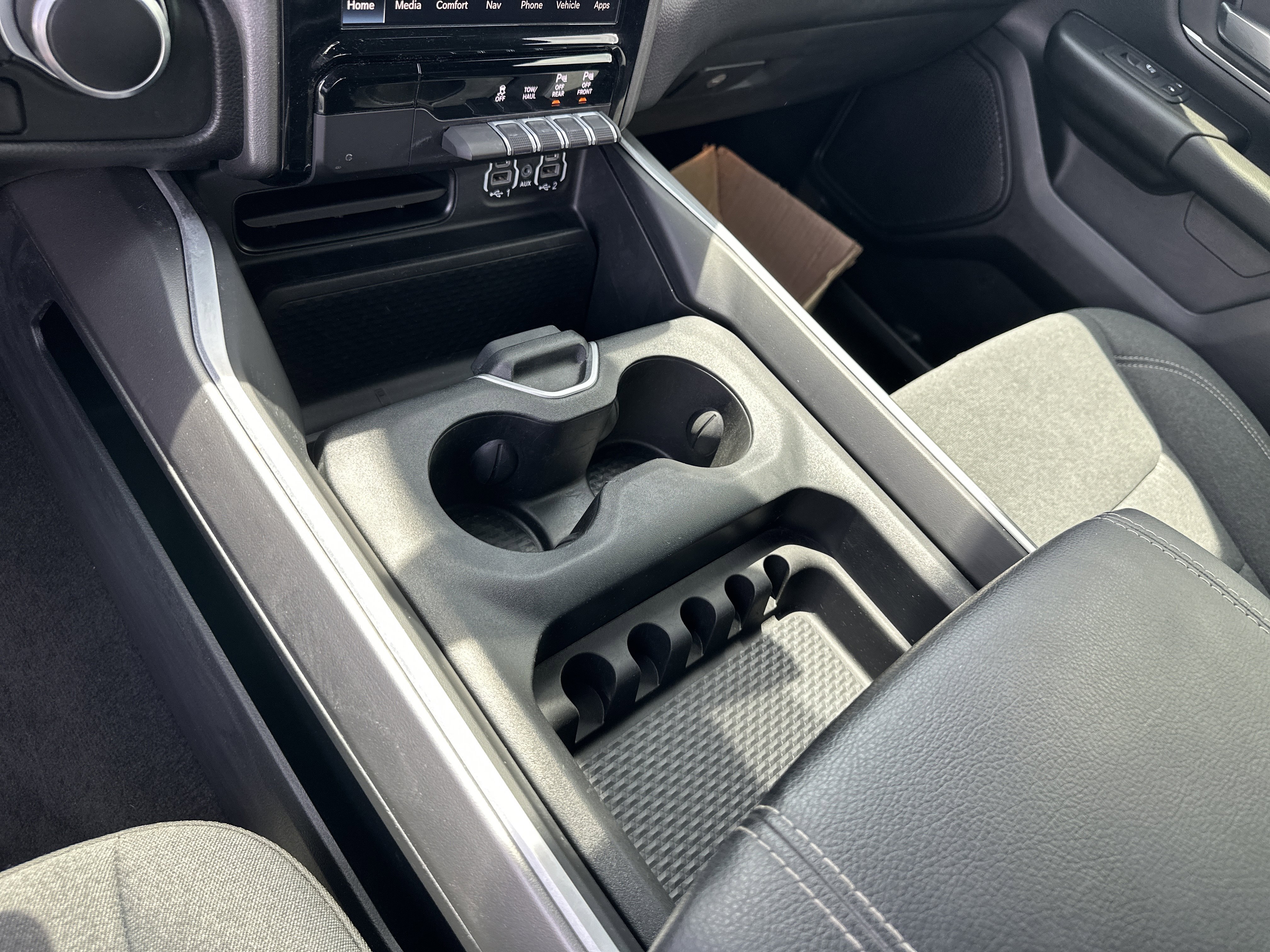 Used 2023 RAM 1500 Big Horn AWD/4WD image 35
