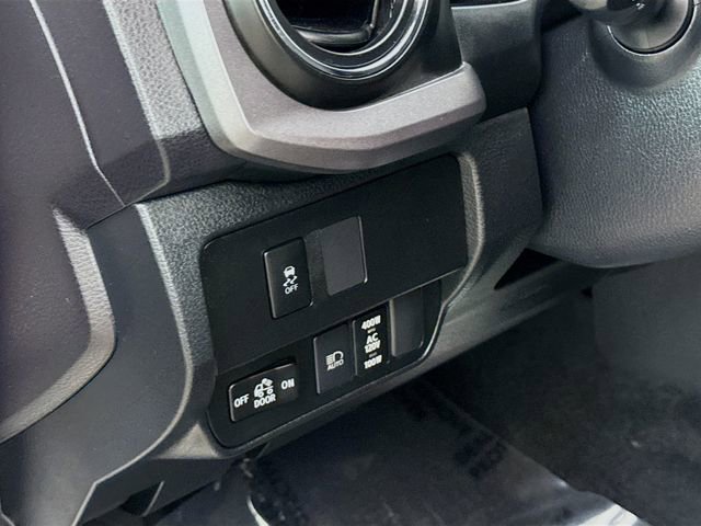 Used 2020 Toyota Tacoma TRD Sport RWD image 10