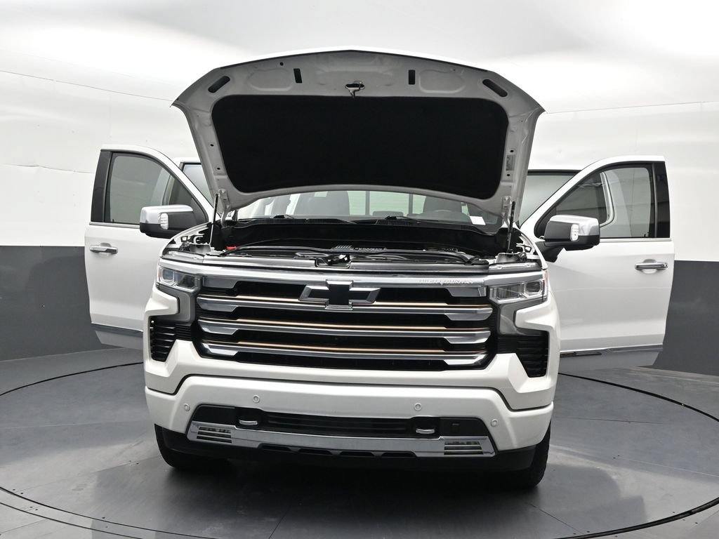Used 2022 Chevrolet Silverado 1500 High Country w/ High Country Premium Package AWD/4WD image 37