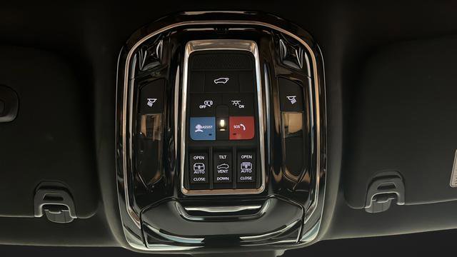 Used 2024 Jeep Grand Wagoneer Series III image 46