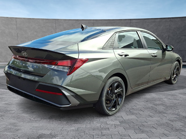 New 2026 Hyundai Elantra SEL Sport FWD image 4