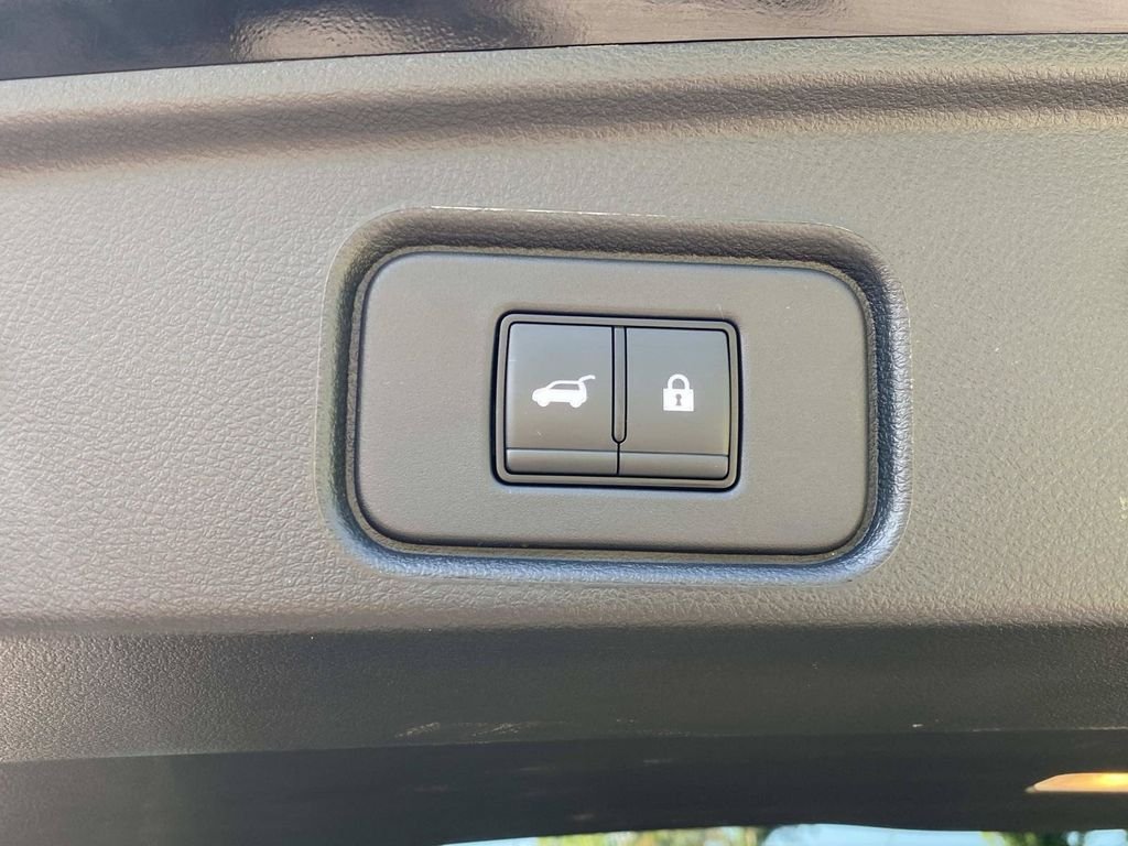 Used 2023 Nissan Pathfinder SL w/ SL Premium Package FWD image 7