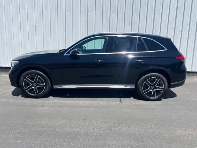 Used 2026 Mercedes-Benz GLC 300 image 3