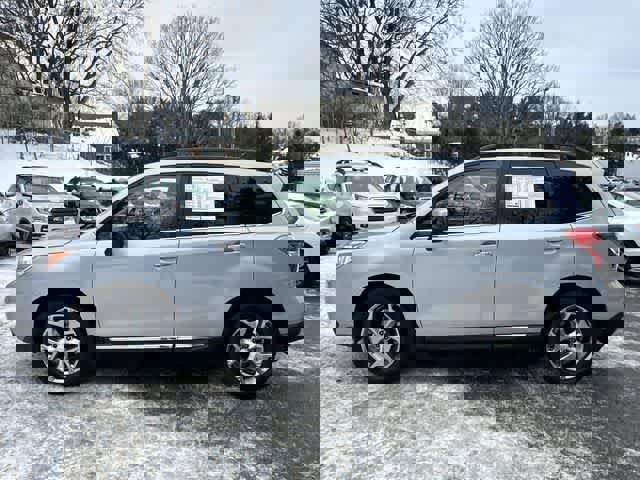 Used 2015 Subaru Forester 2.5i Touring w/ Eyesight & Navigation System image 2