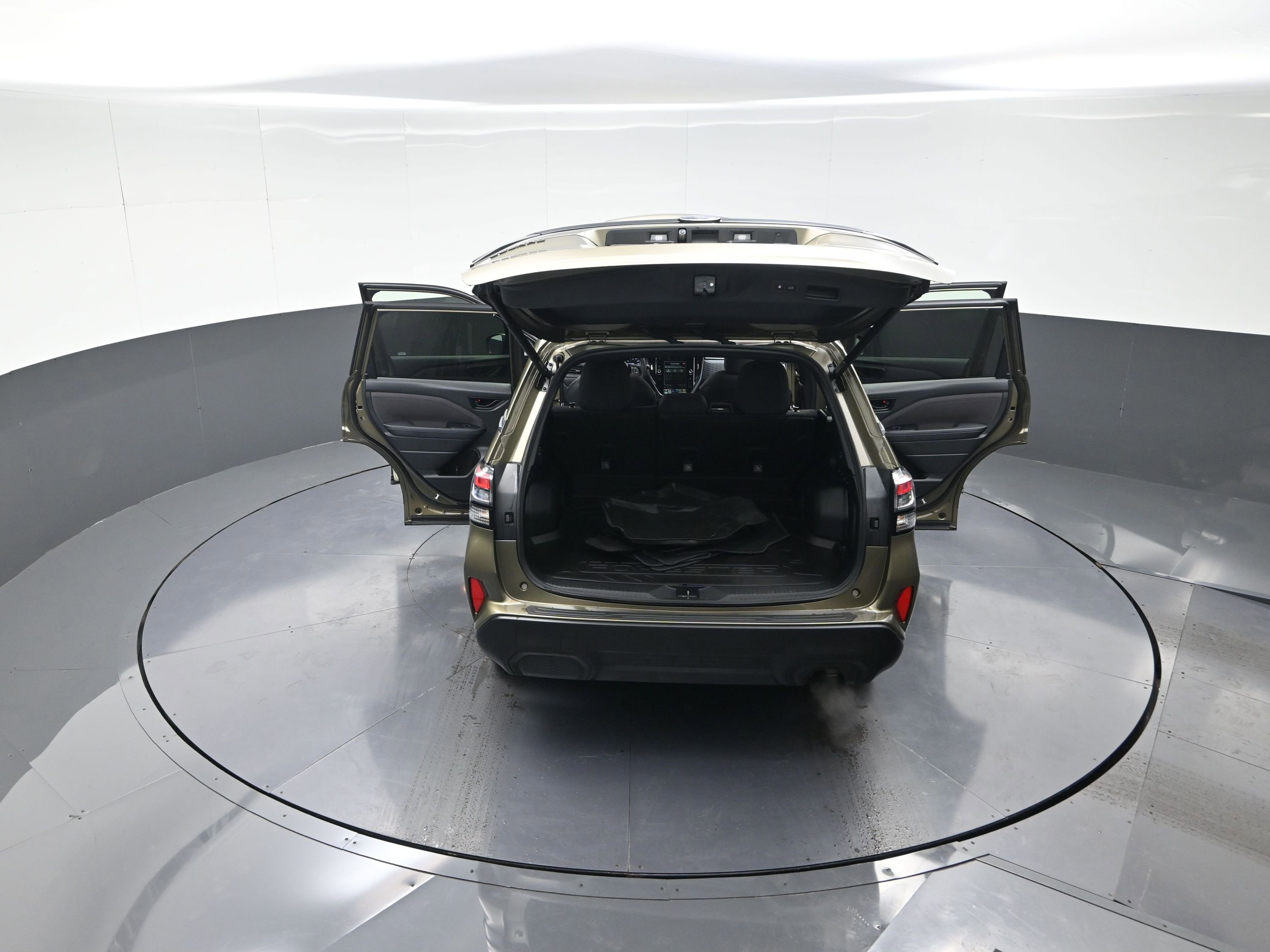 Used 2025 Subaru Forester Premium image 13