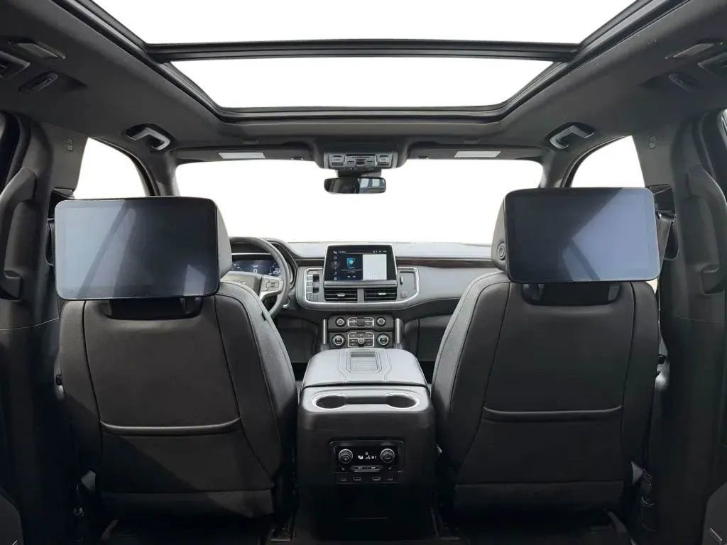 Used 2023 Chevrolet Tahoe Z71 w/ Luxury Package AWD/4WD image 32