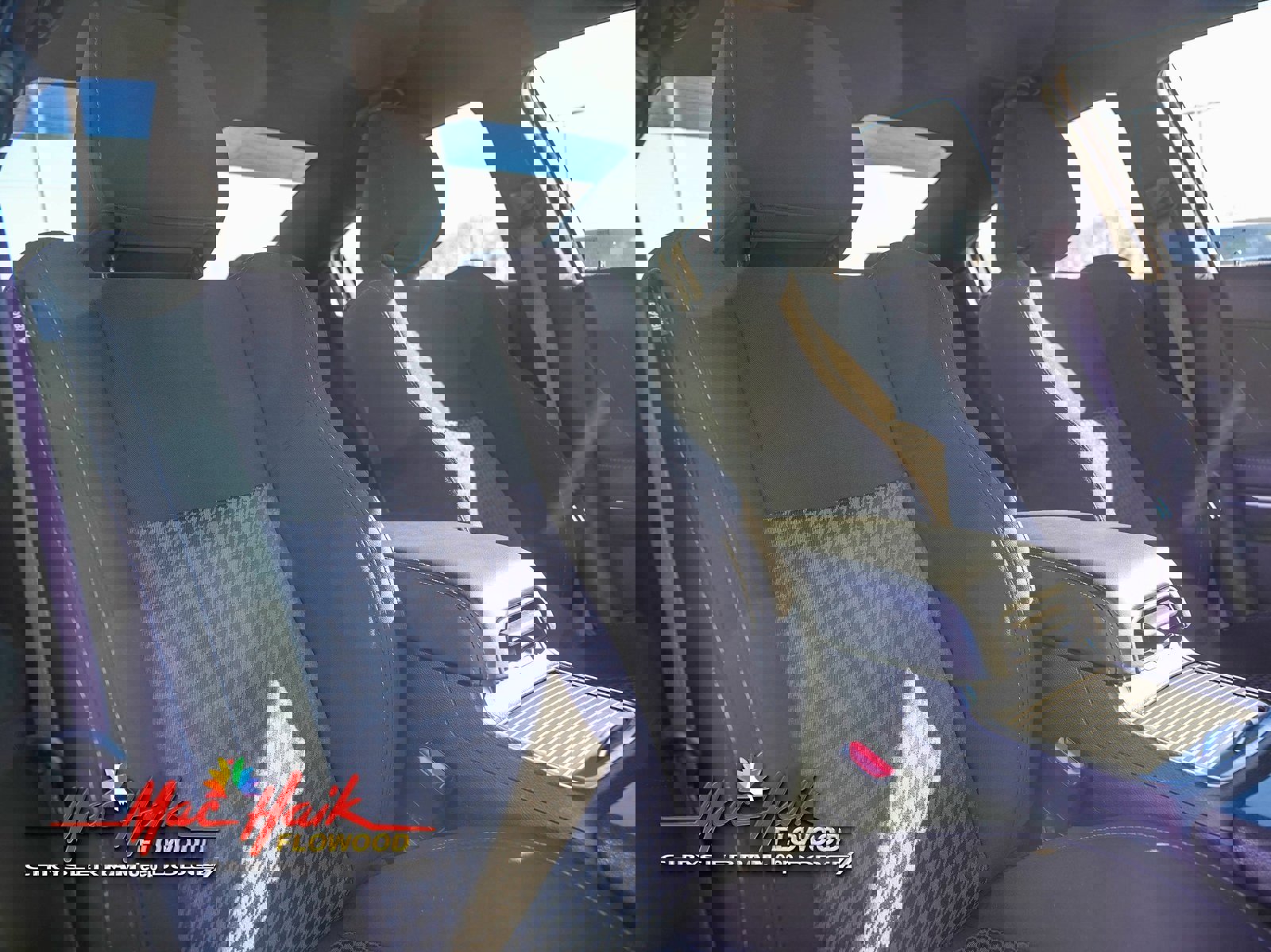 Used 2023 Dodge Charger Scat Pack w/ Navigation & Travel Group image 15