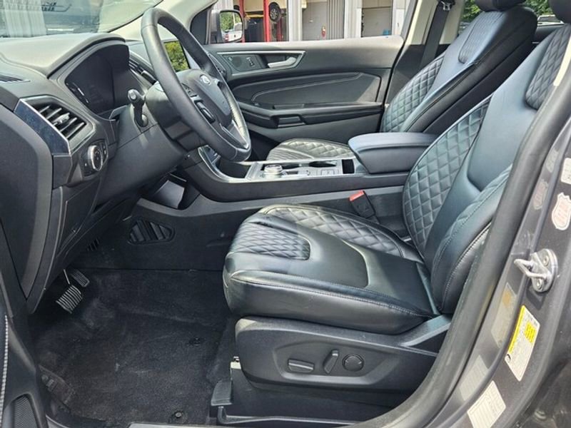 Used 2024 Ford Edge Titanium image 6
