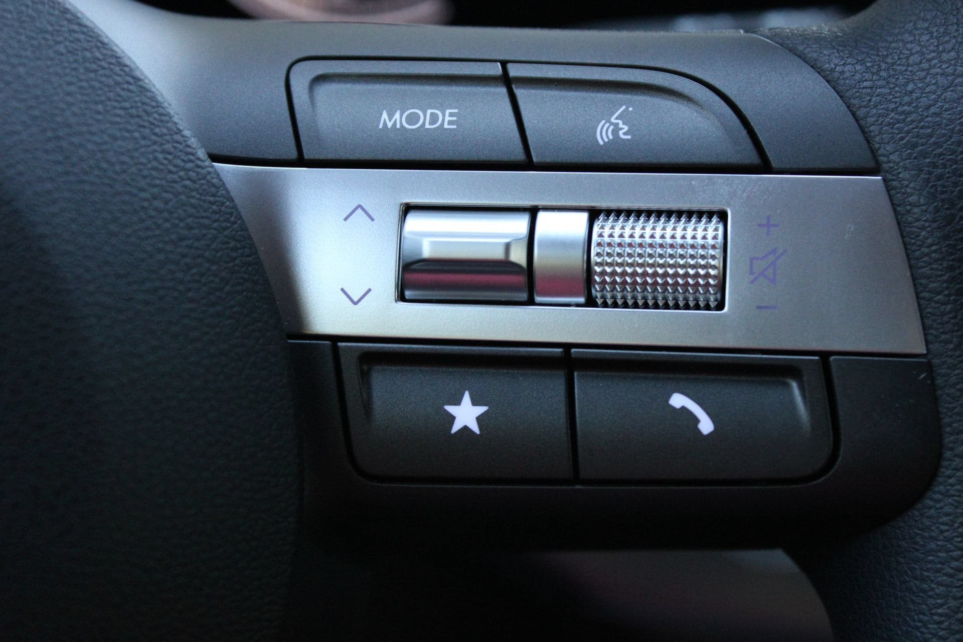 Used 2025 Hyundai Kona SE AWD/4WD image 31