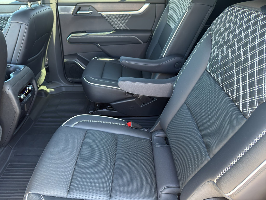 Used 2024 GMC Acadia Denali w/ Super Cruise Package image 26