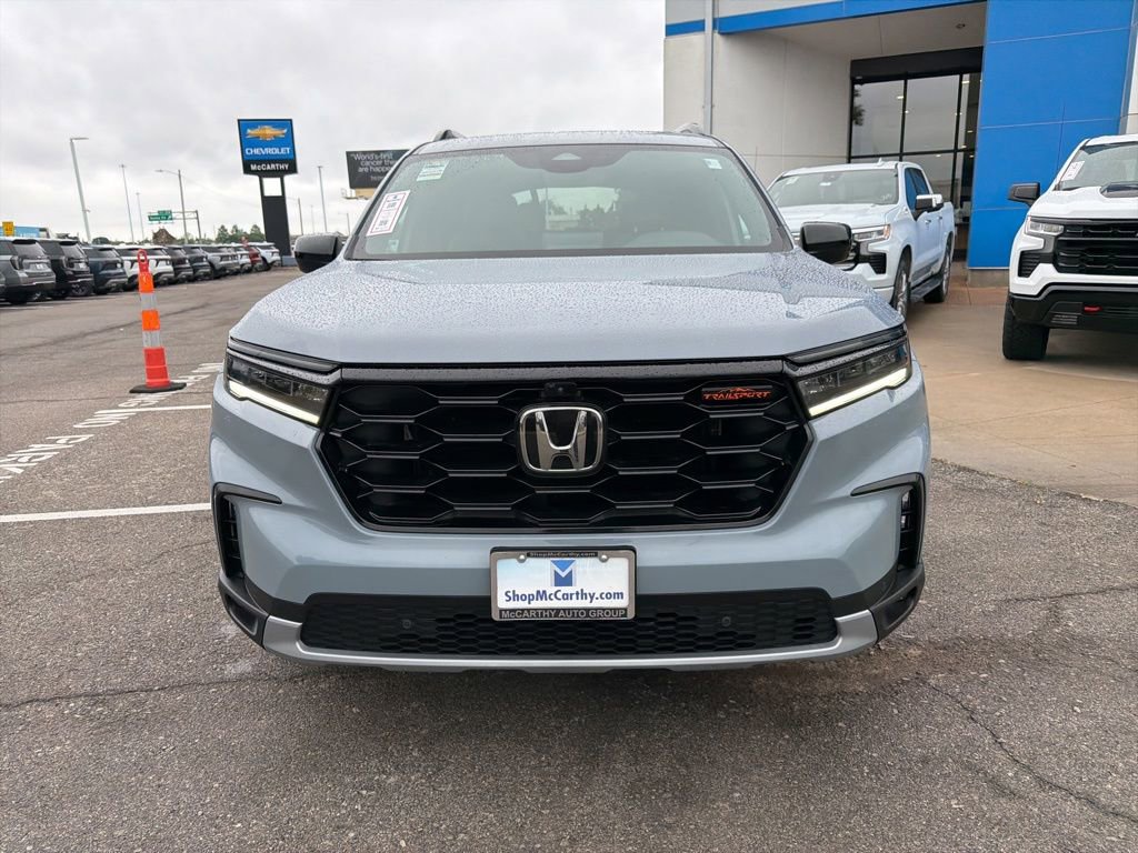 Used 2025 Honda Pilot TrailSport image 8