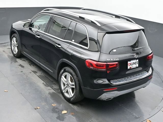 Used 2023 Mercedes-Benz GLB 250 4MATIC image 40