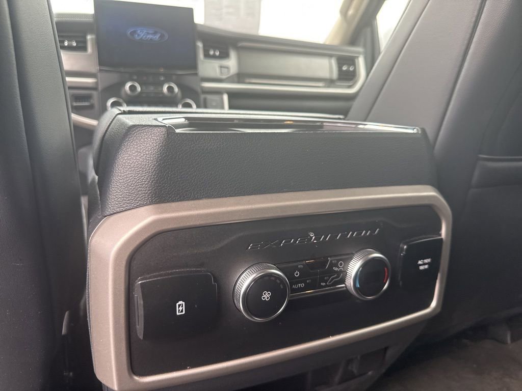 Used 2024 Ford Expedition XLT image 9