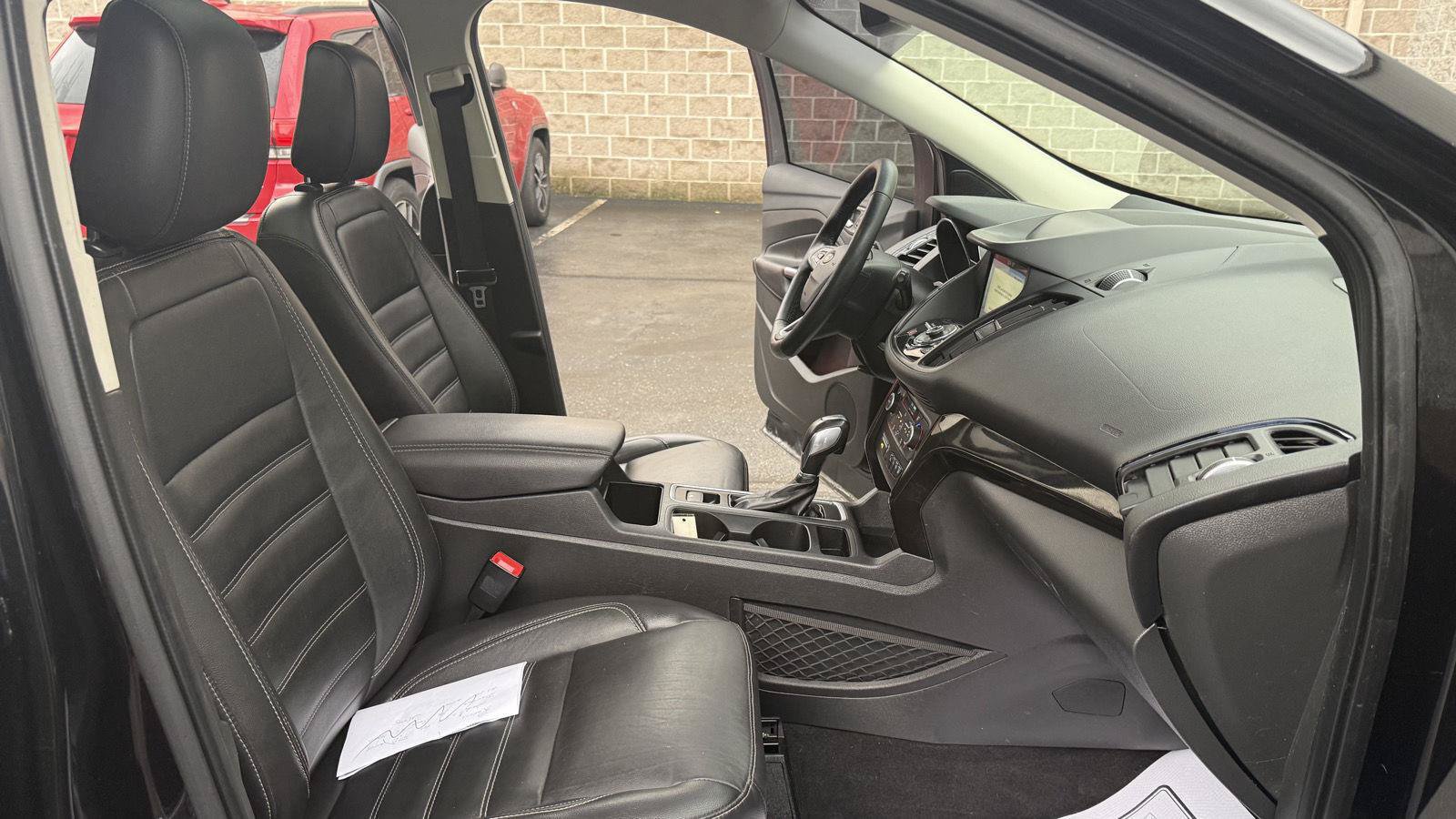 Used 2019 Ford Escape Titanium FWD image 24