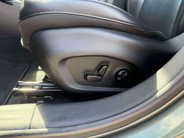 Used 2019 Jeep Compass Limited AWD/4WD image 18