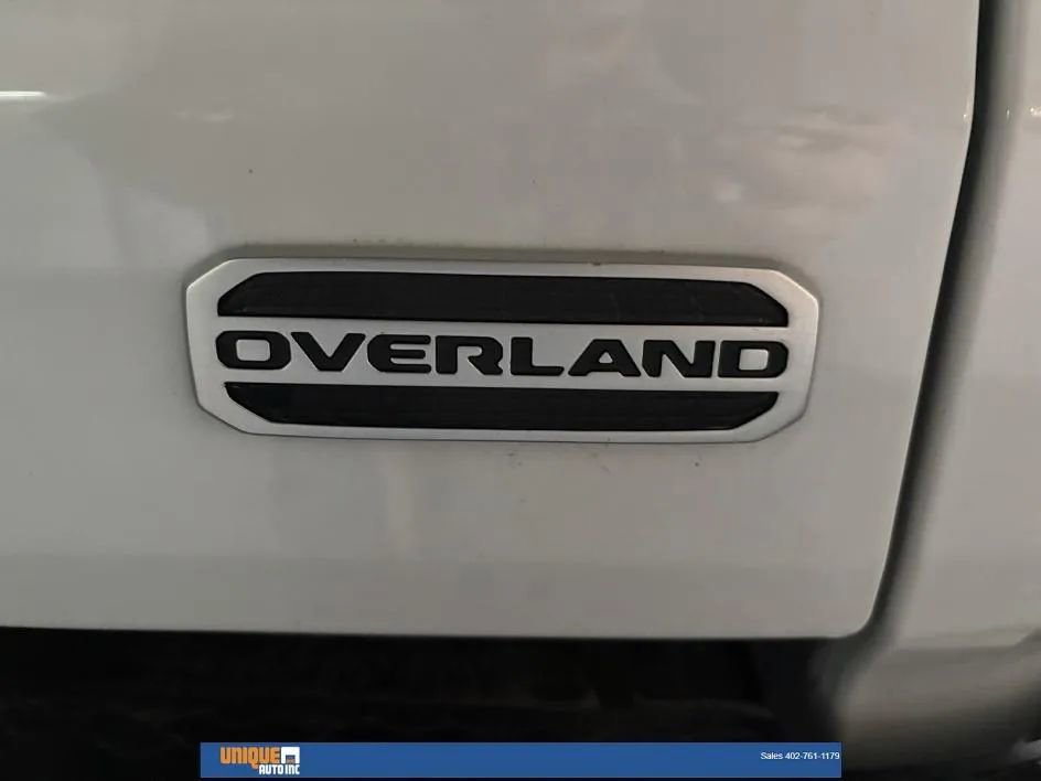 Used 2023 Jeep Gladiator Overland image 11