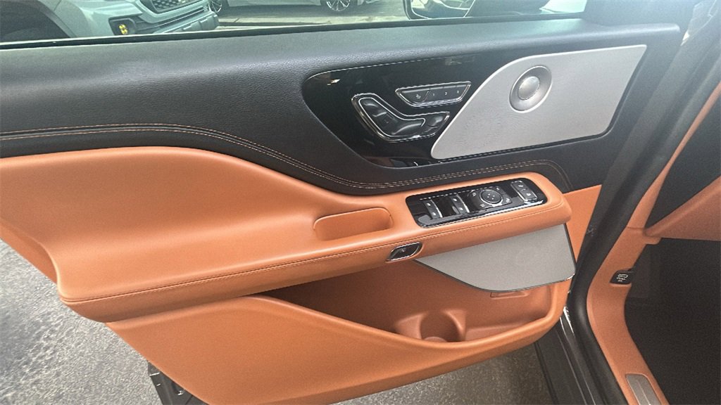 Used 2023 Lincoln Aviator Black Label image 8
