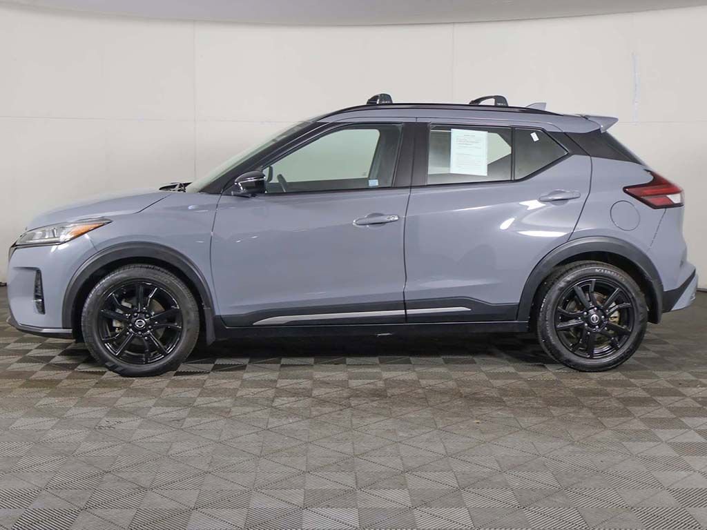 Used 2021 Nissan Kicks SR w/ Exterior Package image 16