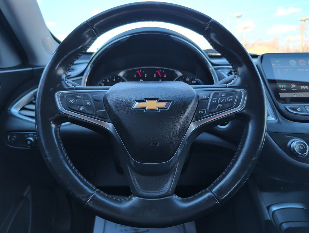Used 2018 Chevrolet Malibu LT image 11