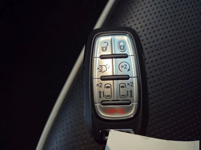 Certified 2023 Chrysler Pacifica Limited w/ Uconnect Theater Family Group AWD/4WD image 40