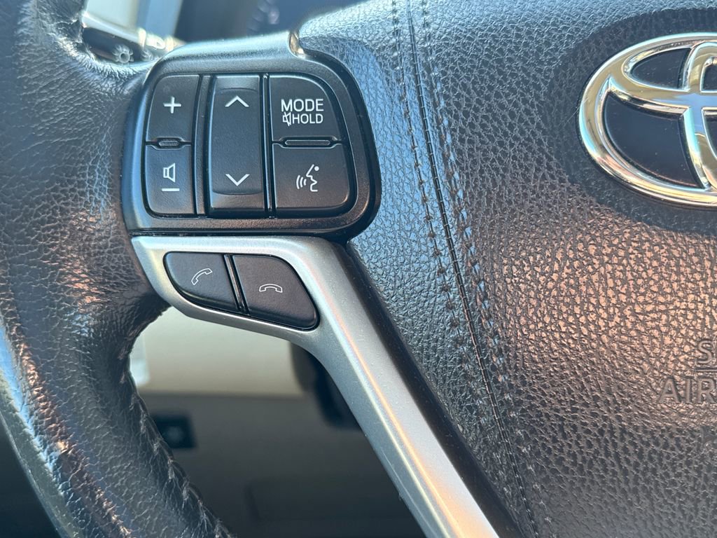 Used 2020 Toyota Sienna XLE w/ XLE Navigation Package AWD/4WD image 23