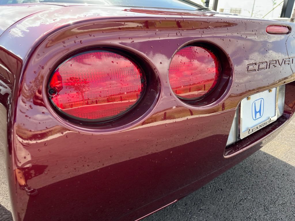 Used 2003 Chevrolet Corvette Coupe w/ Preferred Equipment Group RWD image 7
