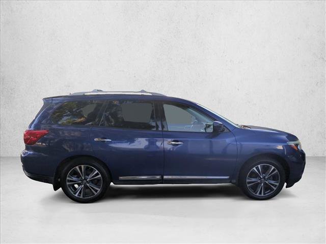 Used 2017 Nissan Pathfinder Platinum FWD image 4