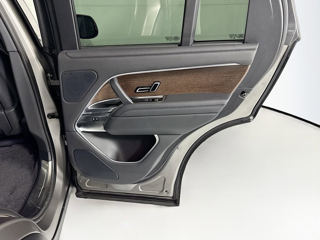 Used 2023 Land Rover Range Rover SE image 28