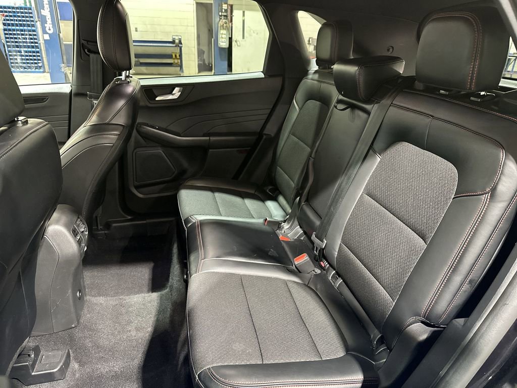 Used 2025 Ford Escape ST-Line image 23
