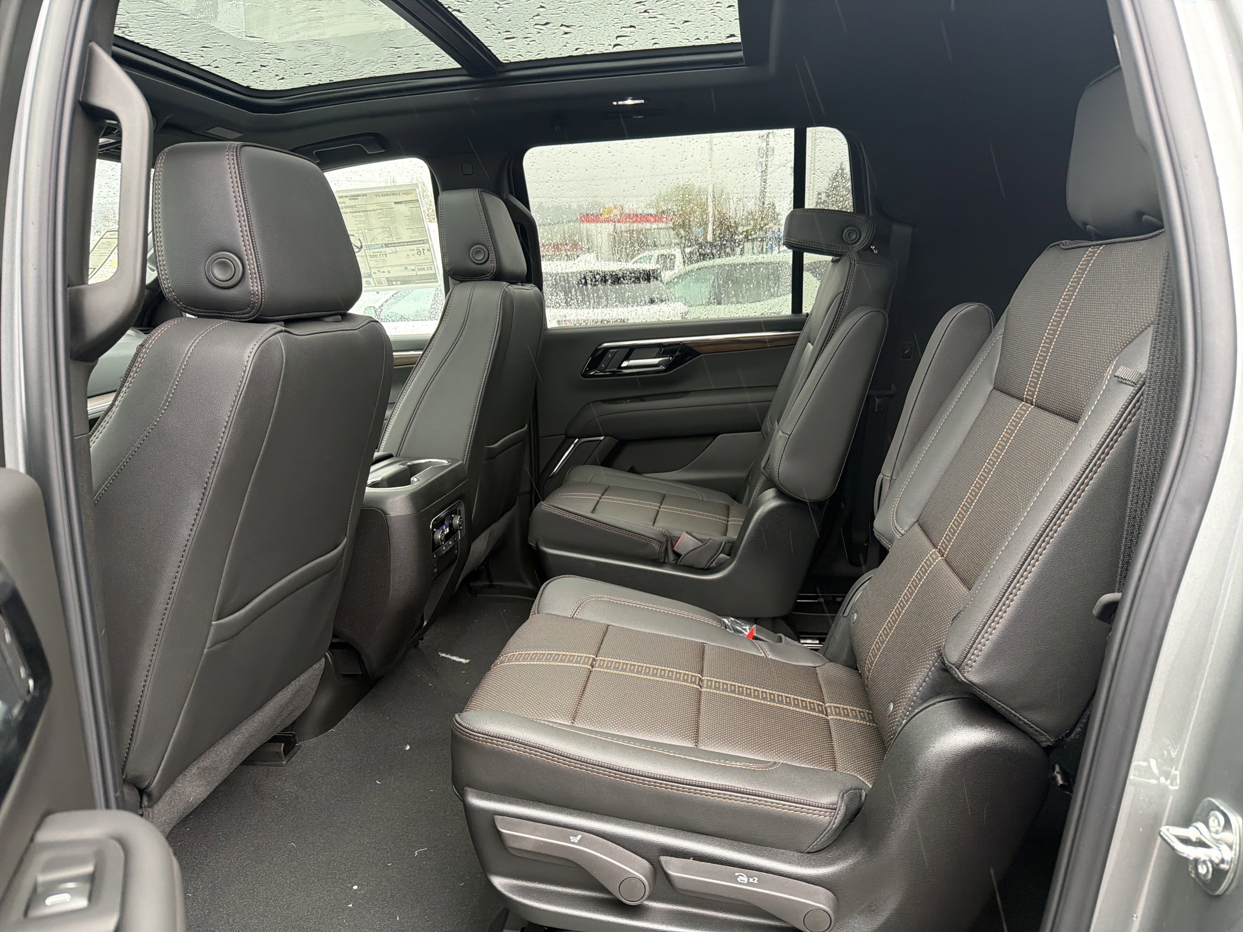 New 2026 Chevrolet Suburban High Country image 11