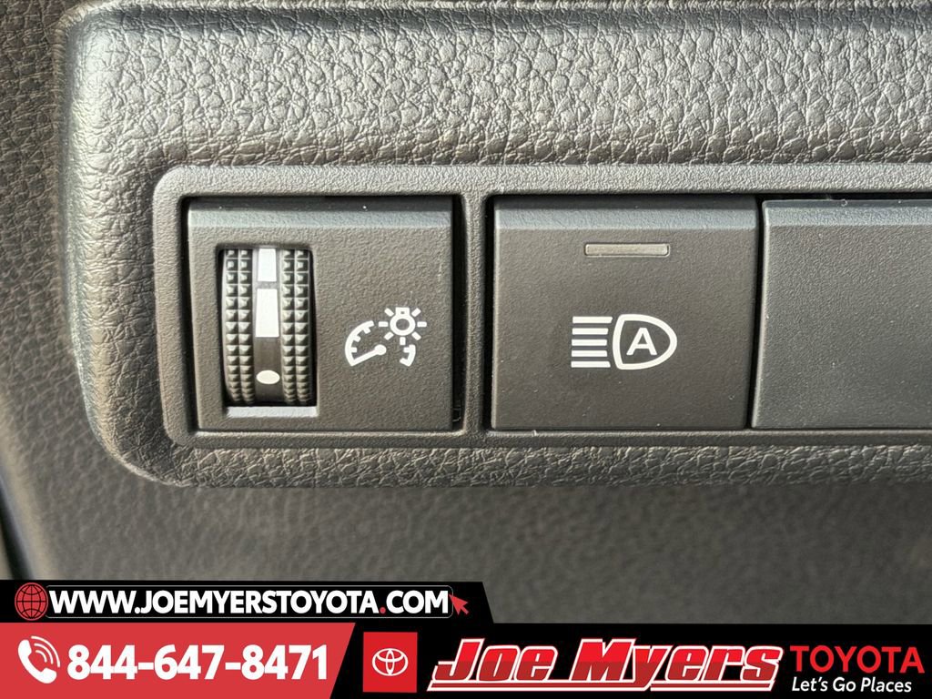 Used 2026 Toyota Corolla SE image 25