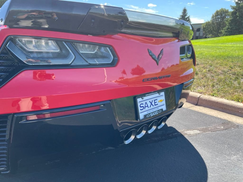 Used 2015 Chevrolet Corvette Z06 w/ 3LZ Preferred Equipment Group RWD image 24