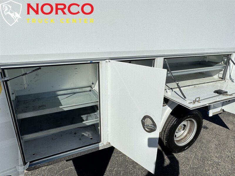 Used 2019 Chevrolet Express 3500 w/ Power Convenience Package RWD image 4