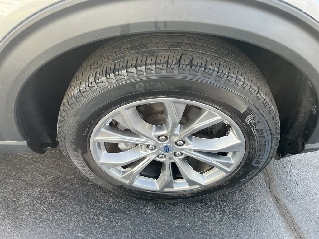 Used 2022 Ford Explorer Limited w/ Equipment Group 301A image 34