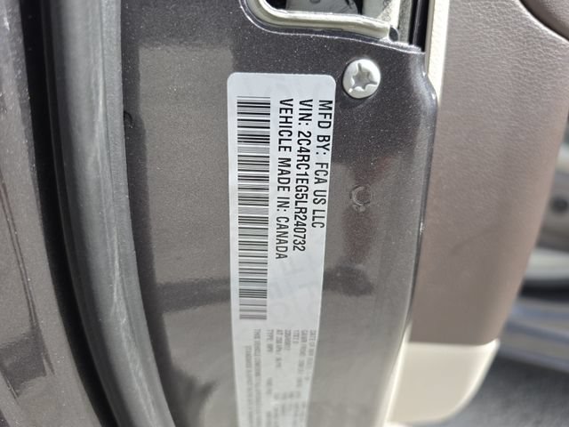 Used 2020 Chrysler Pacifica Touring-L Plus FWD image 45